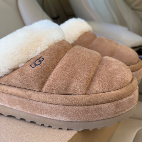 new ugg size us 9 - Picture 2 of 5